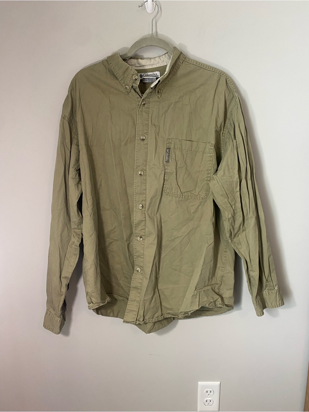 Columbia Men's Button-Down Shirt in Olive